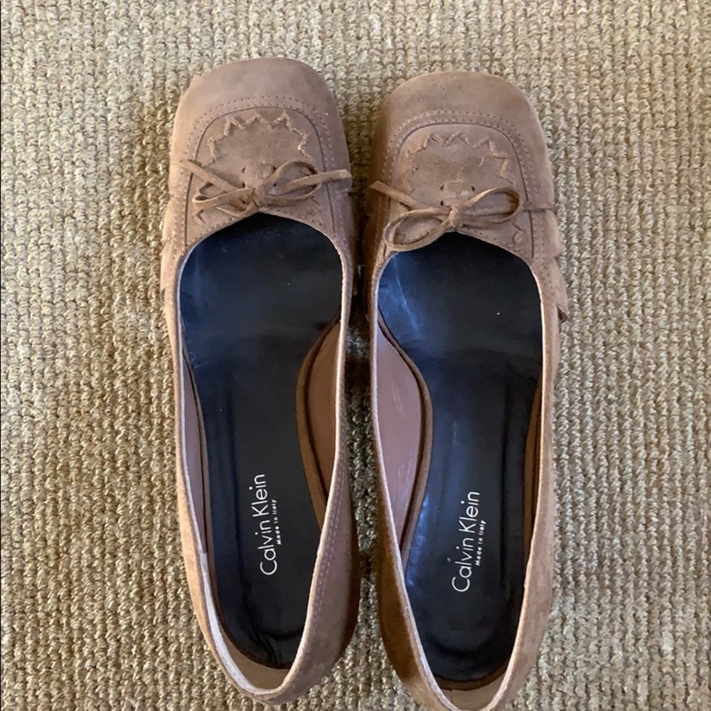 Calvin Klein light brown suede kitten heels